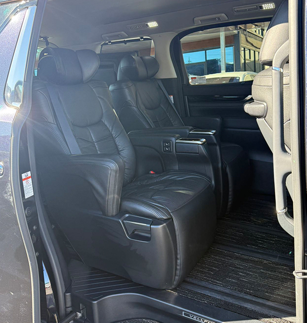 Toyota vellfire interior