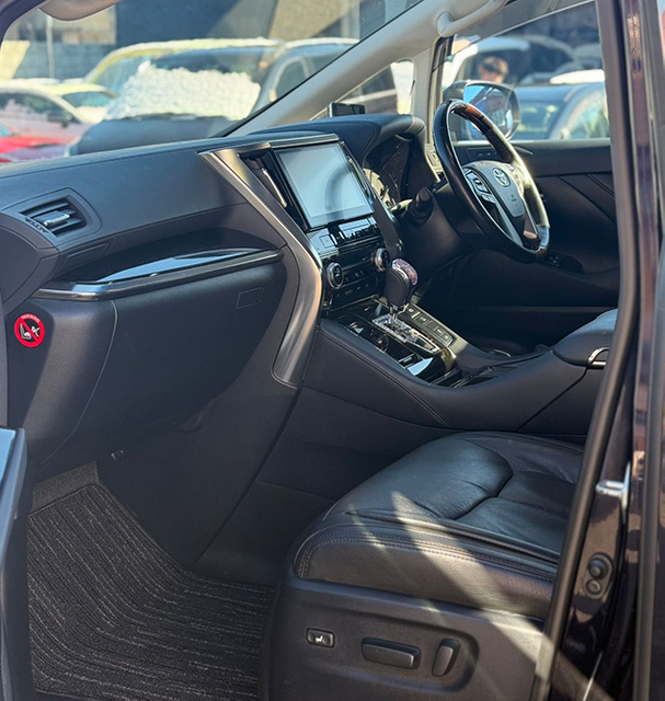 Toyota vellfire interior